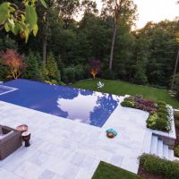 Popular Swimming Pool Trends for Your Backyard